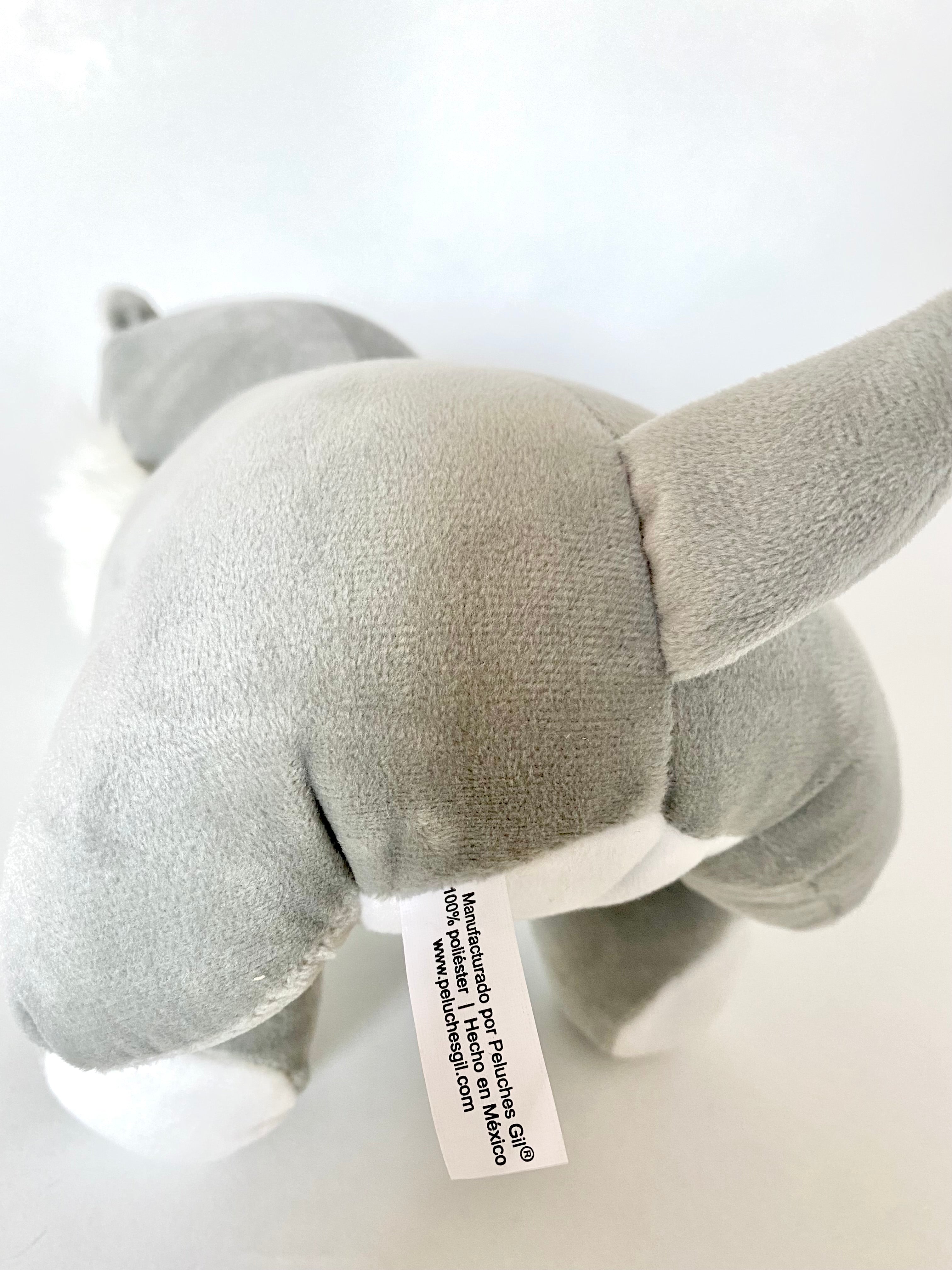Lobo sentado de peluche 23 cm